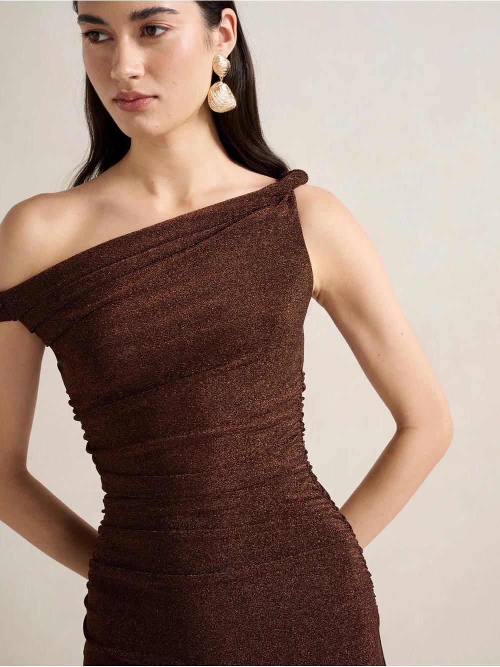 Vivian Asymmetric Twist Off-Shoulder Metallic Brown Maxi Dress | Ever New - Picture 5 of 8